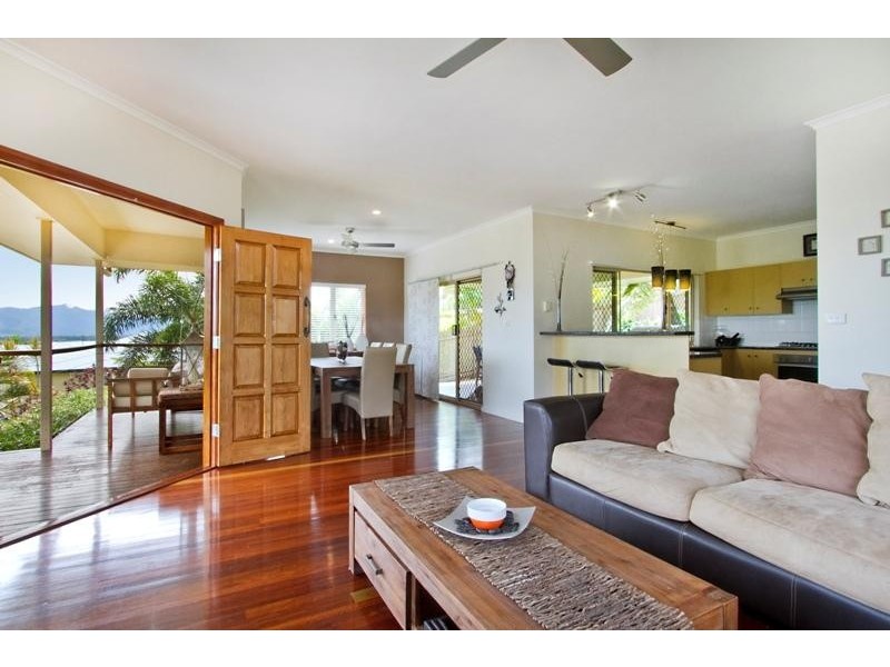 19 Guthrie Place, Bentley Park QLD 4869