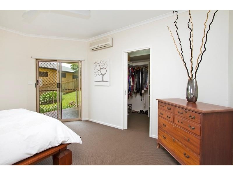 19 Guthrie Place, Bentley Park QLD 4869