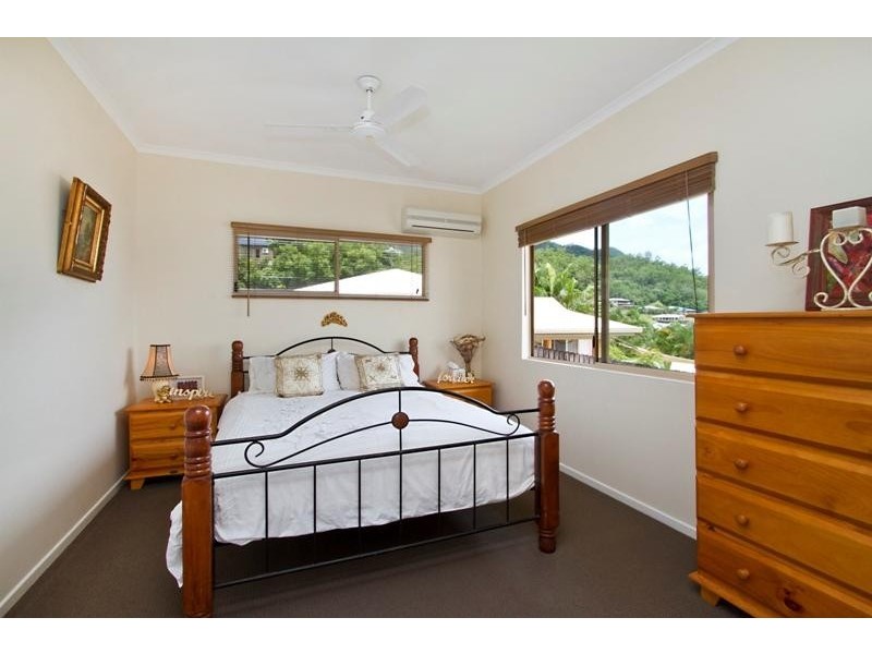 19 Guthrie Place, Bentley Park QLD 4869
