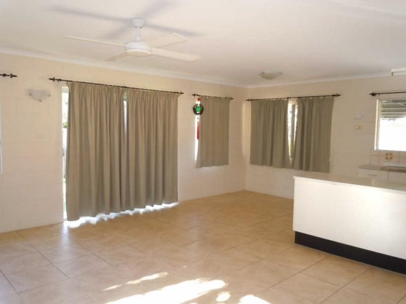 20 Serissa Street, Mooroobool QLD 4870
