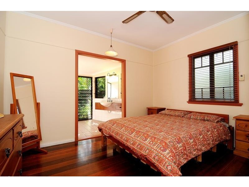 11 Fulton Close, Whitfield QLD 4870