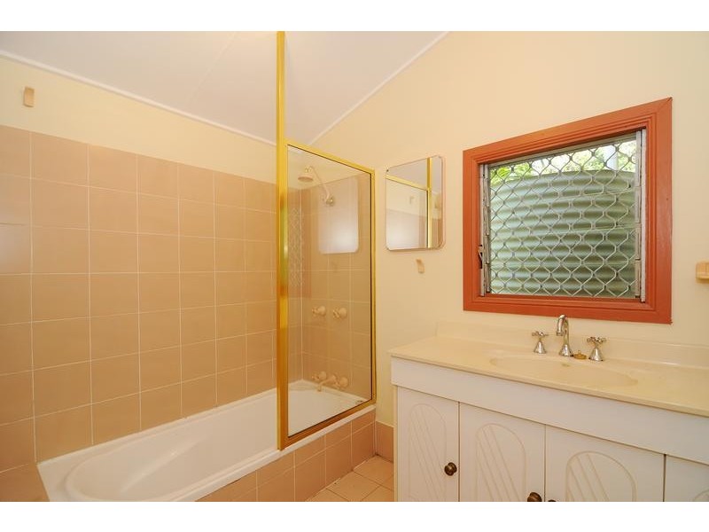 11 Fulton Close, Whitfield QLD 4870