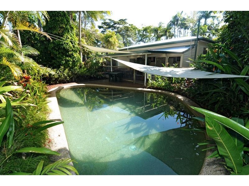 11 Fulton Close, Whitfield QLD 4870