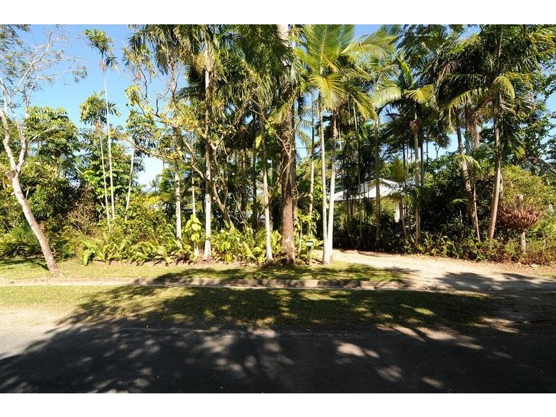 11 Fulton Close, Whitfield QLD 4870