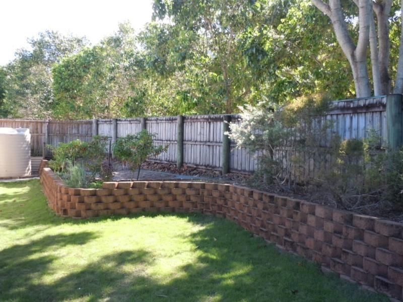 7 Tradewinds Close, Redlynch QLD 4870