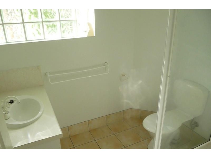 8/20 Pioneer Street, Manoora QLD 4870