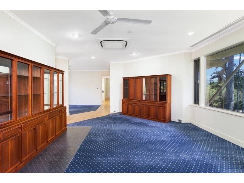 11 Woodmont Place, Mooroobool QLD 4870