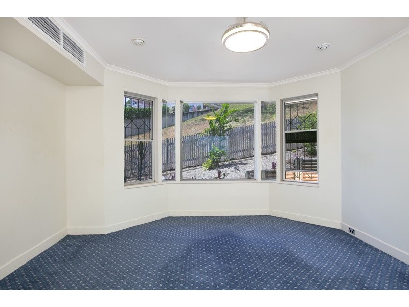 11 Woodmont Place, Mooroobool QLD 4870