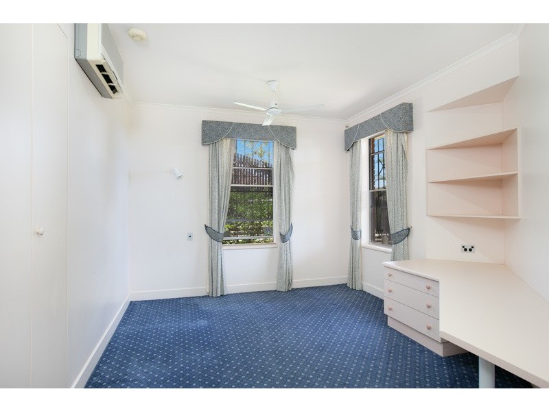 11 Woodmont Place, Mooroobool QLD 4870