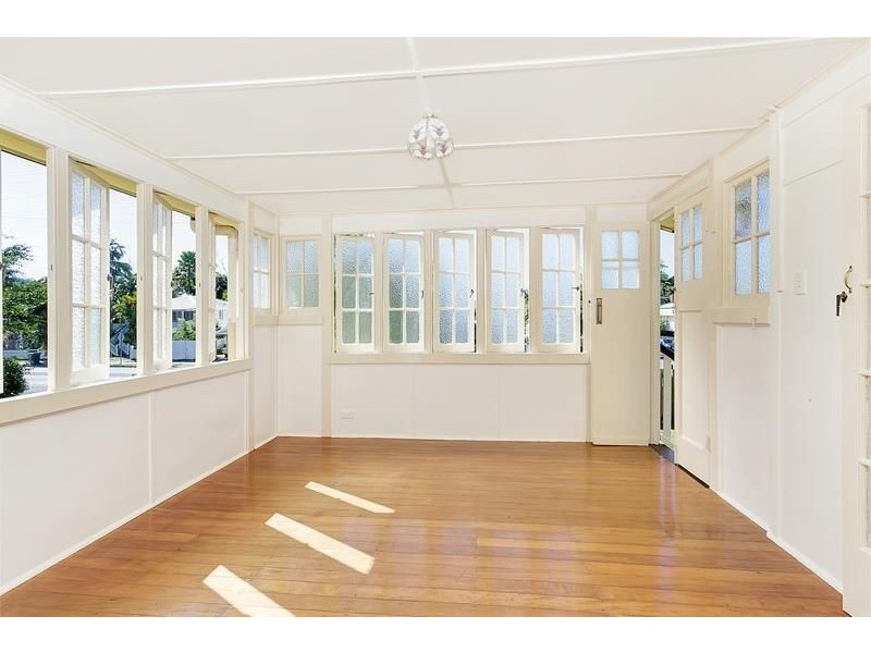 281 Pease Street, Edge Hill QLD 4870