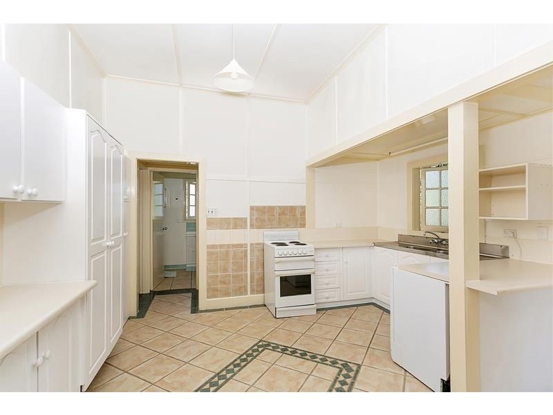 281 Pease Street, Edge Hill QLD 4870