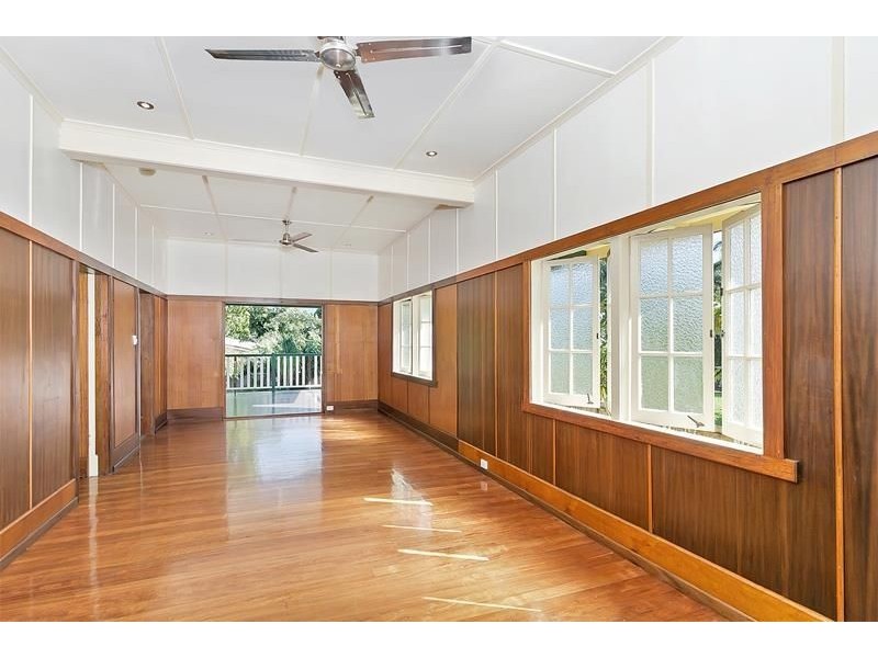 281 Pease Street, Edge Hill QLD 4870