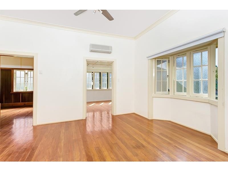 281 Pease Street, Edge Hill QLD 4870