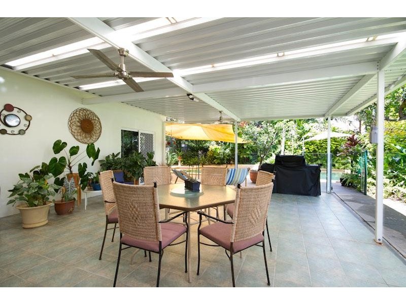 9 Gerbera Street, Holloways Beach QLD 4878