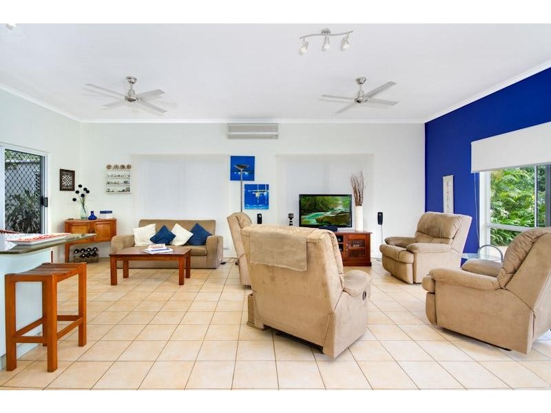 9 Gerbera Street, Holloways Beach QLD 4878