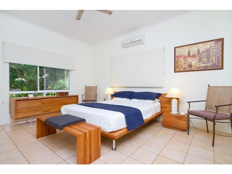 9 Gerbera Street, Holloways Beach QLD 4878