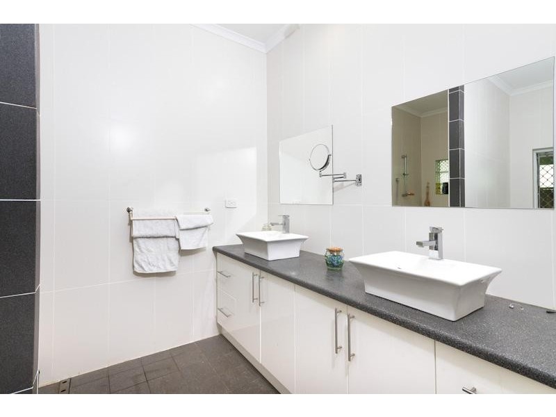 9 Gerbera Street, Holloways Beach QLD 4878