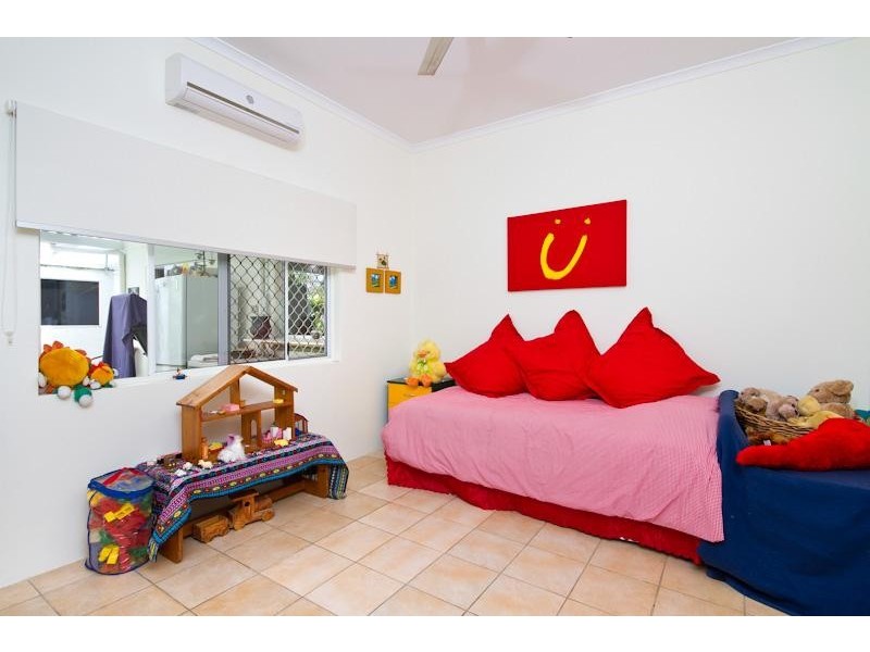 9 Gerbera Street, Holloways Beach QLD 4878