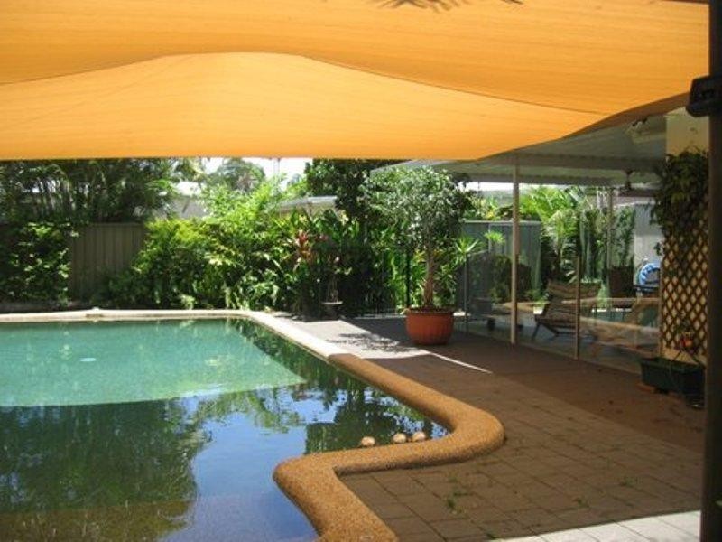 9 Gerbera Street, Holloways Beach QLD 4878