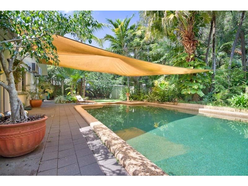 9 Gerbera Street, Holloways Beach QLD 4878