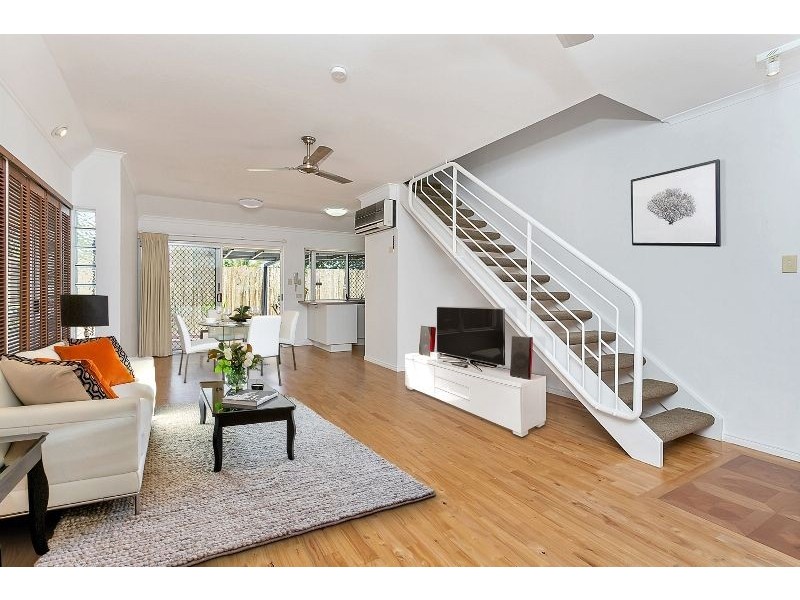 6/67 Digger Street, Cairns North QLD 4870