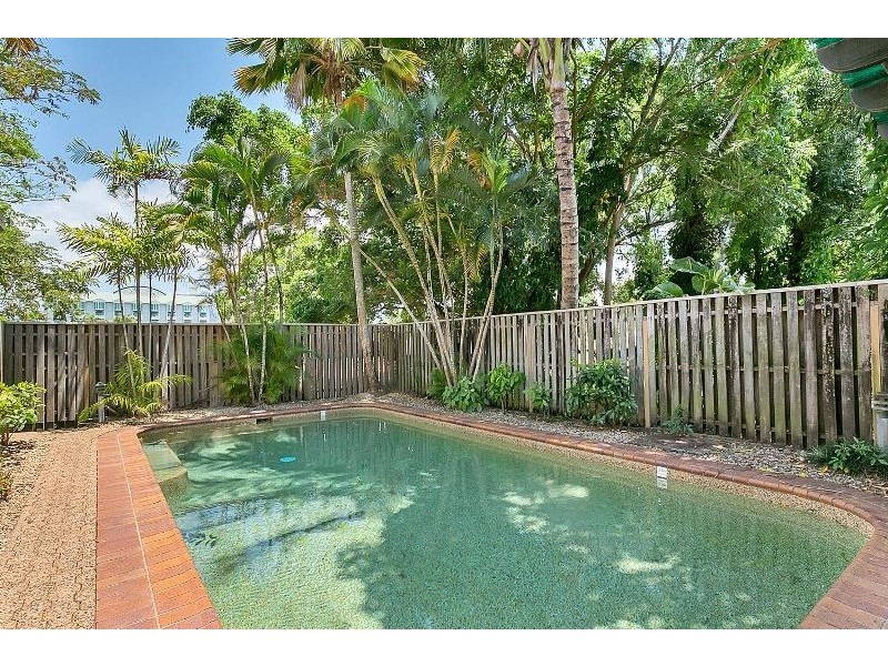 6/67 Digger Street, Cairns North QLD 4870