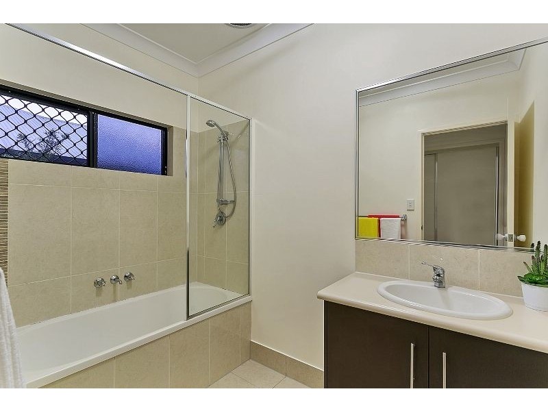 17 Derrick Street, Redlynch QLD 4870