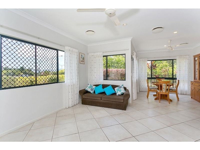 1 Charnley Avenue, Bentley Park QLD 4869