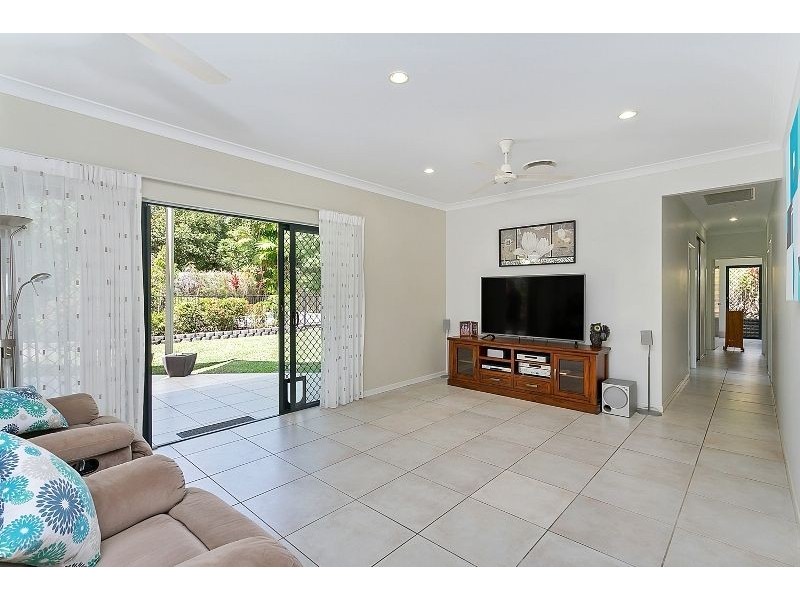 1 Charnley Avenue, Bentley Park QLD 4869