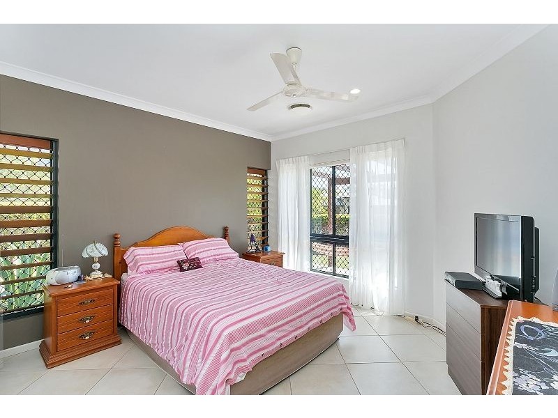 1 Charnley Avenue, Bentley Park QLD 4869