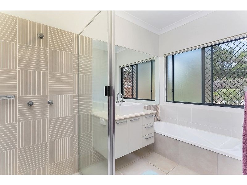 1 Charnley Avenue, Bentley Park QLD 4869