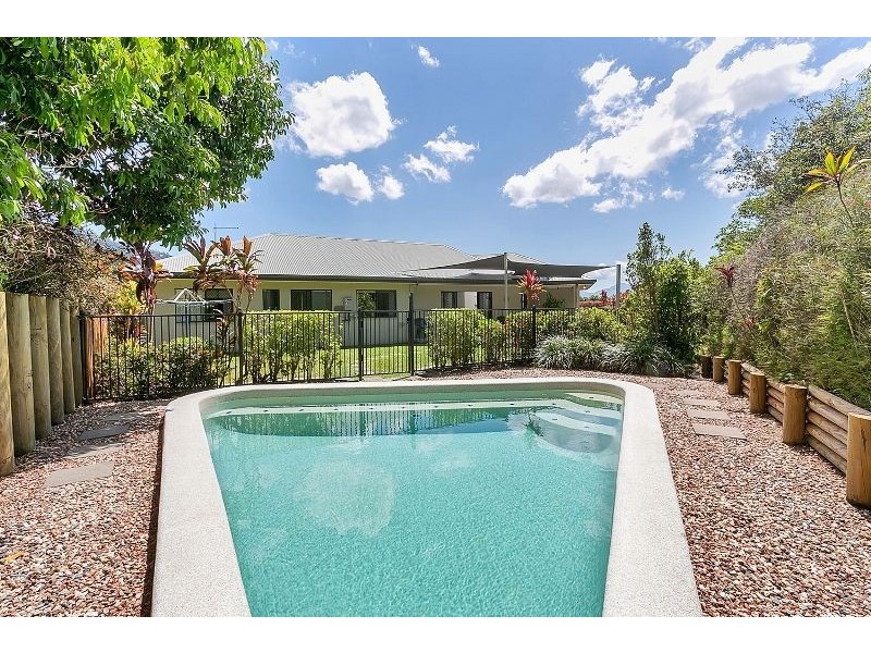 1 Charnley Avenue, Bentley Park QLD 4869