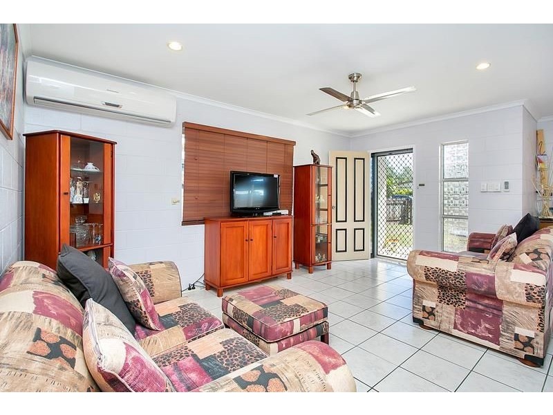 5 Frances Street, Mooroobool QLD 4870