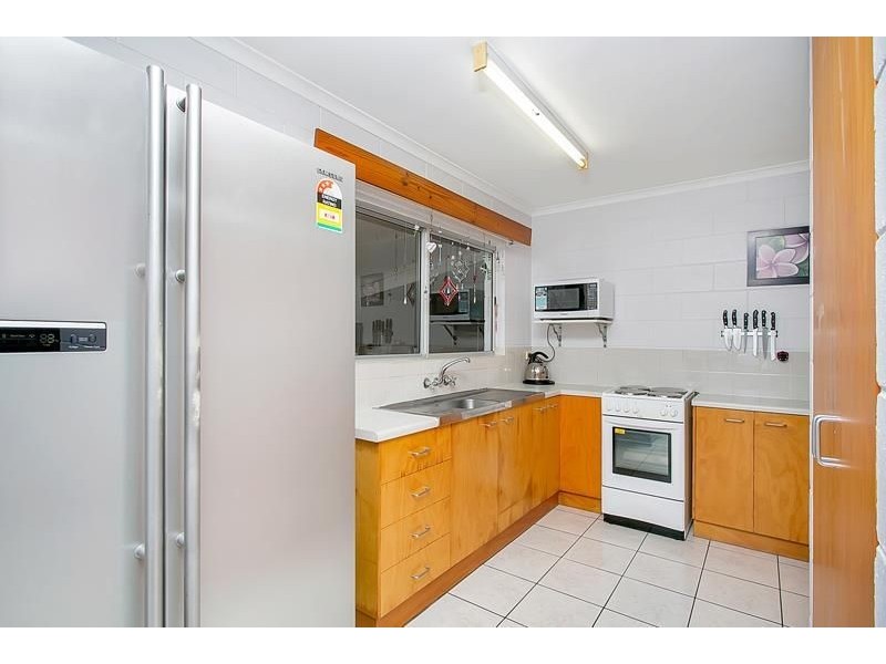 5 Frances Street, Mooroobool QLD 4870