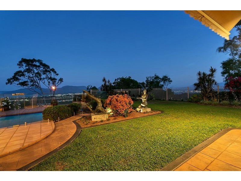 4 The Peak, Brinsmead QLD 4870
