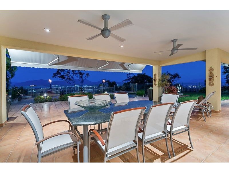 4 The Peak, Brinsmead QLD 4870