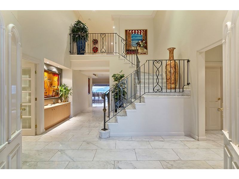 4 The Peak, Brinsmead QLD 4870