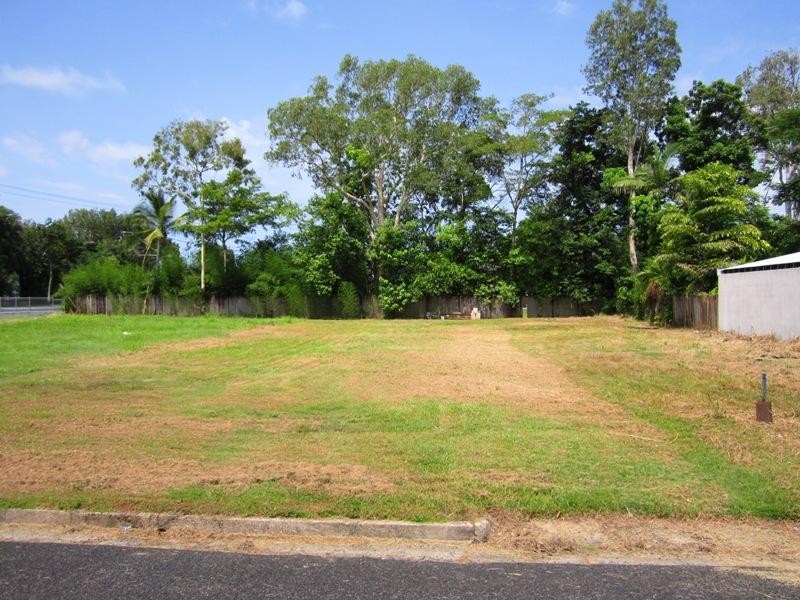 86 Hayward Street, Mooroobool QLD 4870