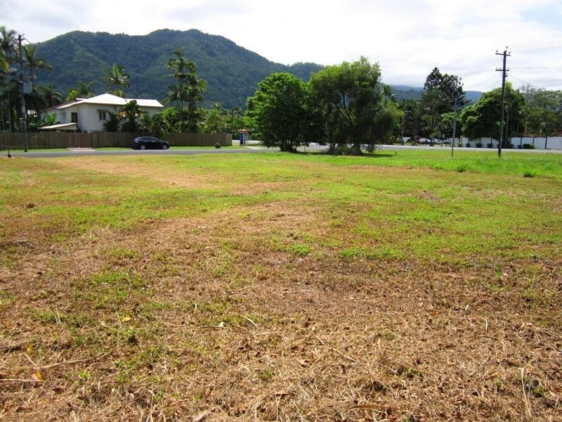 86 Hayward Street, Mooroobool QLD 4870