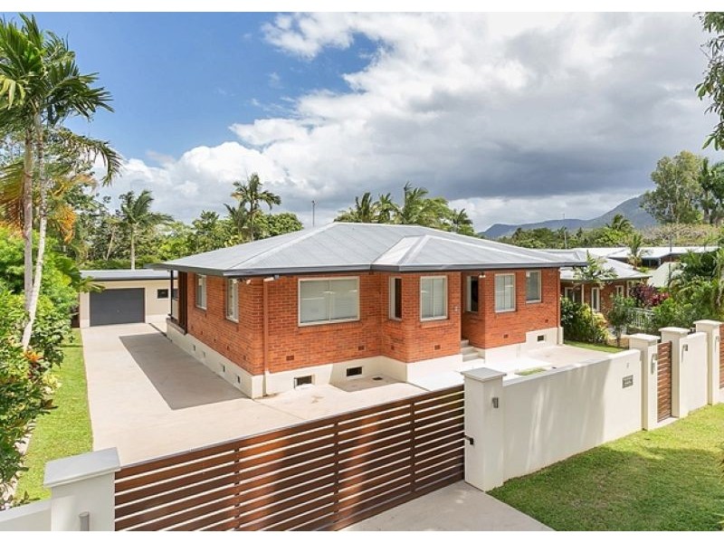 9 Mona Street, Whitfield QLD 4870