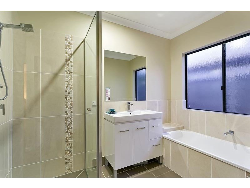 6 Iridescent Drive, Trinity Park QLD 4879