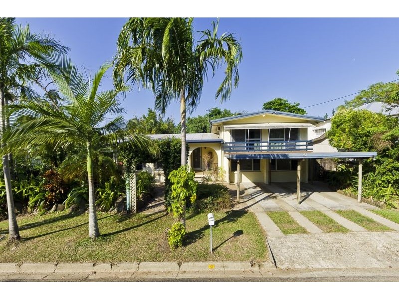 42 Hayward Street, Mooroobool QLD 4870