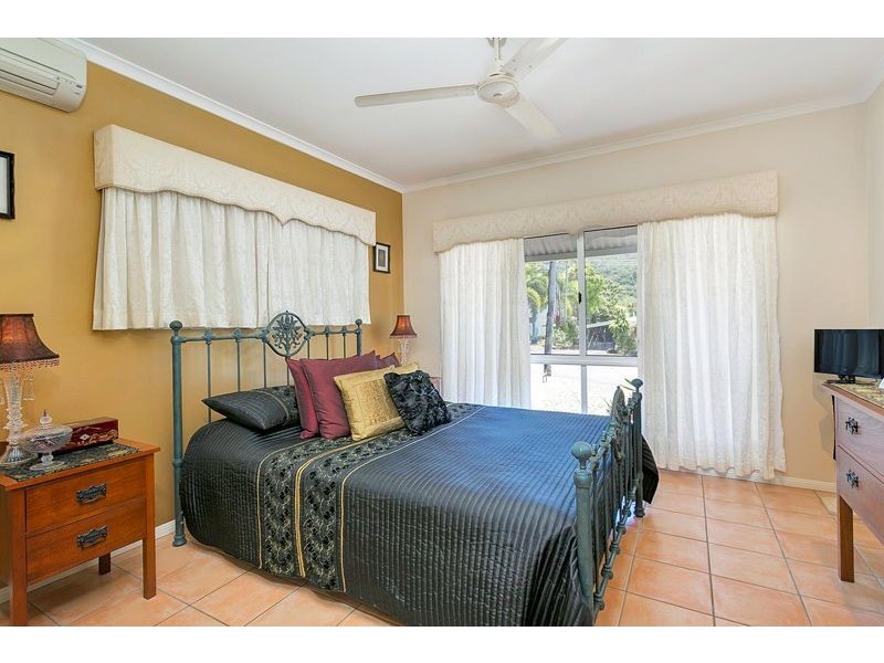 16 Barnes Street, Earlville QLD 4870