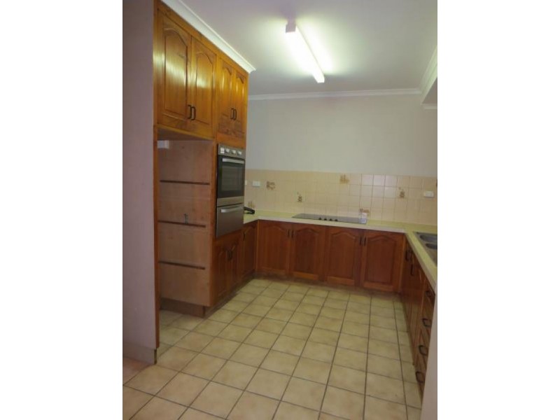 11 Serissa Street, Mooroobool QLD 4870