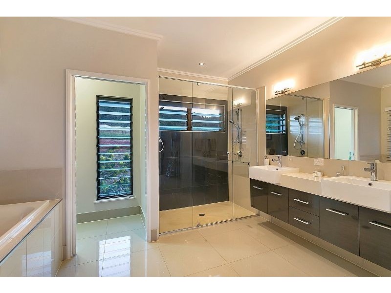 69 McFarlane Drive, Kanimbla QLD 4870