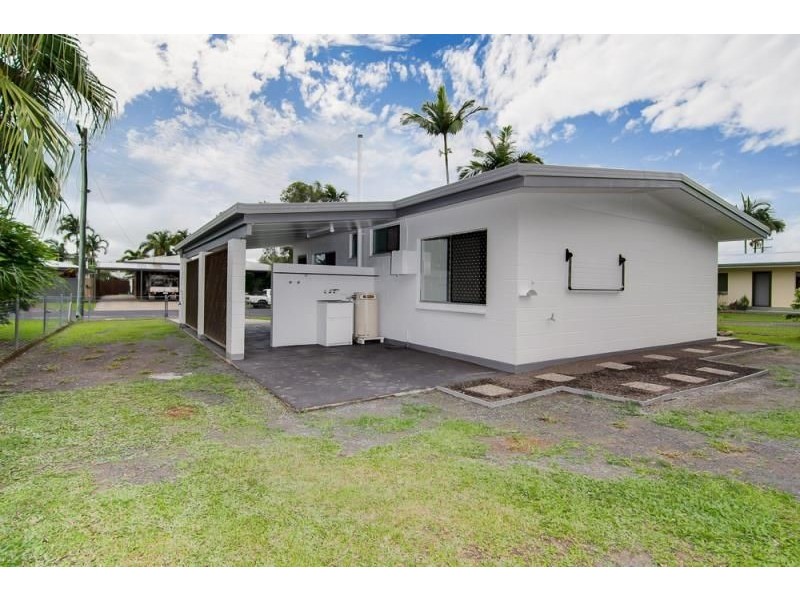 11 Norris Street, Whitfield QLD 4870