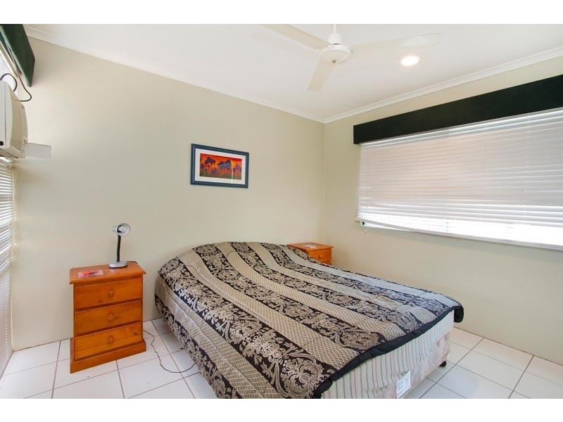 20/1 Poinciana Street, Holloways Beach QLD 4878