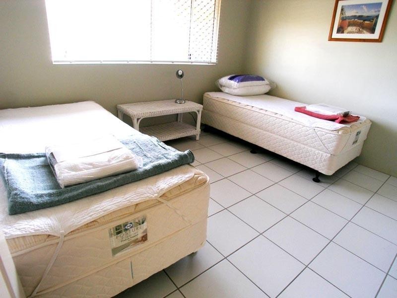 20/1 Poinciana Street, Holloways Beach QLD 4878