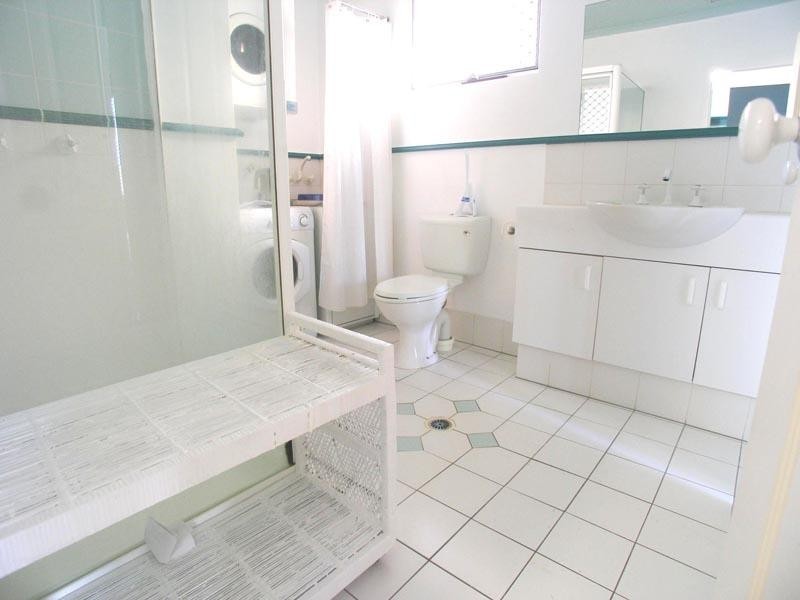 20/1 Poinciana Street, Holloways Beach QLD 4878