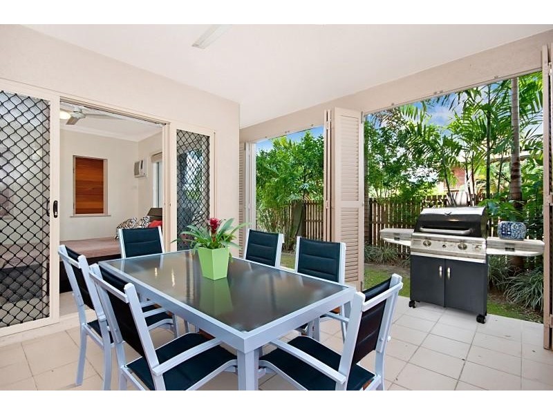 203/2-8 Centenary Close, Manoora QLD 4870